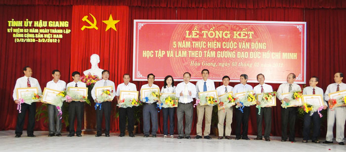 Hậu Giang Tổng kết 5 năm thực hiện Cuộc vận động “Học tập và làm theo tấm gương đạo đức Hồ Chí Minh”